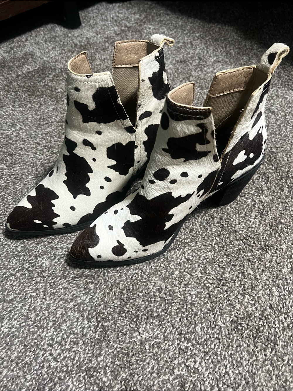 Very Volatile Black & White Cow-Print Pointed Ankle Boots
